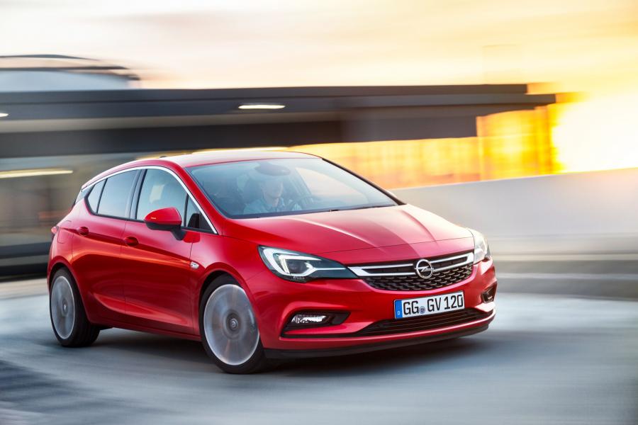  Opel Astra 2015 года  (фото 13 из 35)